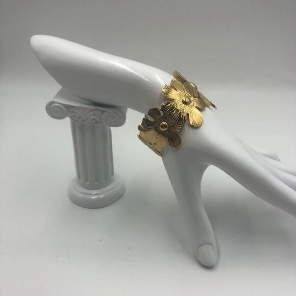 18K Gold Plated Women’s Wide Sunflower Floral Cuff Bracelet Bold Statement - Picture 6 of 11